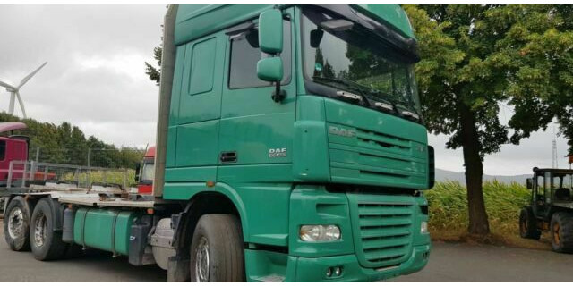 DAF XF105-460Super Spacs Cap G.Haus/Hoch Retarder - Camión forestal: foto 2 DAF XF105-460Super Spacs Cap G.Haus/Hoch Retarder - Camión forestal: foto 2