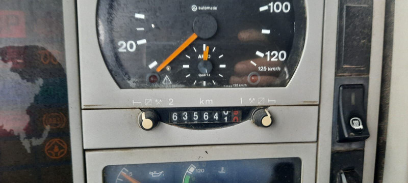 Camión portacontenedor de cadenas MAN M38: foto 10