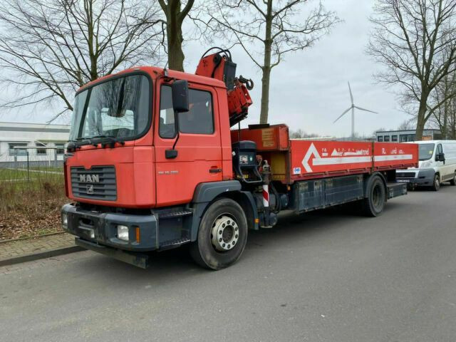 MAN ME18.284 mit Kran Not Aus Hiab 122B - Camión caja abierta, Camión grúa: foto 1 MAN ME18.284 mit Kran Not Aus Hiab 122B - Camión caja abierta, Camión grúa: foto 1