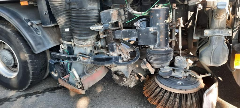 Barredora vial Mercedes-Benz 1824 Axor 1-Hand: foto 10 Barredora vial Mercedes-Benz 1824 Axor 1-Hand: foto 10