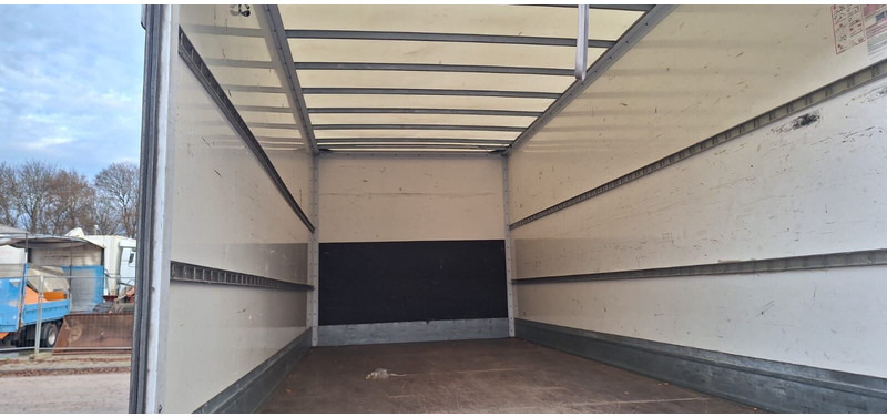 Mercedes-Benz Atego 816 - Camión caja cerrada: foto 5 Mercedes-Benz Atego 816 - Camión caja cerrada: foto 5