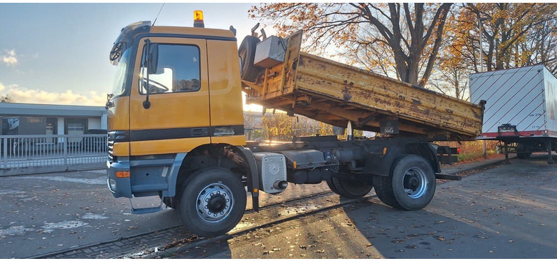 Mercedes-Benz Axor 1843 - Camión volquete: foto 1 Mercedes-Benz Axor 1843 - Camión volquete: foto 1
