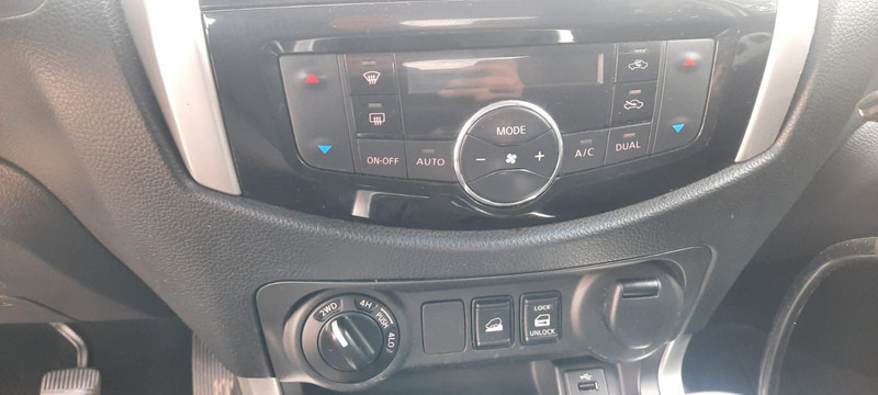 Pick-up Nissan Navara NP300 N-Connecta Double Cab 4x4: foto 6