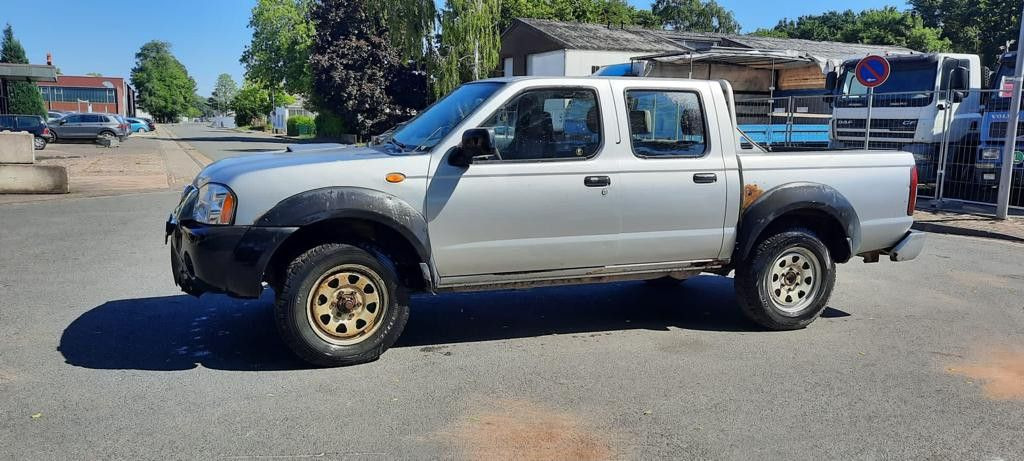 Nissan PickUp Doka - SUV/ Todoterreno: foto 2 Nissan PickUp Doka - SUV/ Todoterreno: foto 2