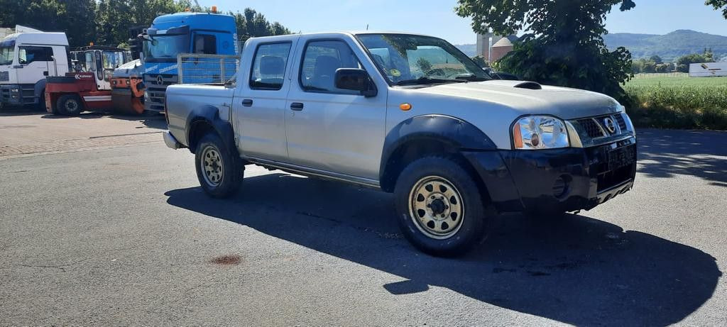 Nissan PickUp Doka - SUV/ Todoterreno: foto 1 Nissan PickUp Doka - SUV/ Todoterreno: foto 1