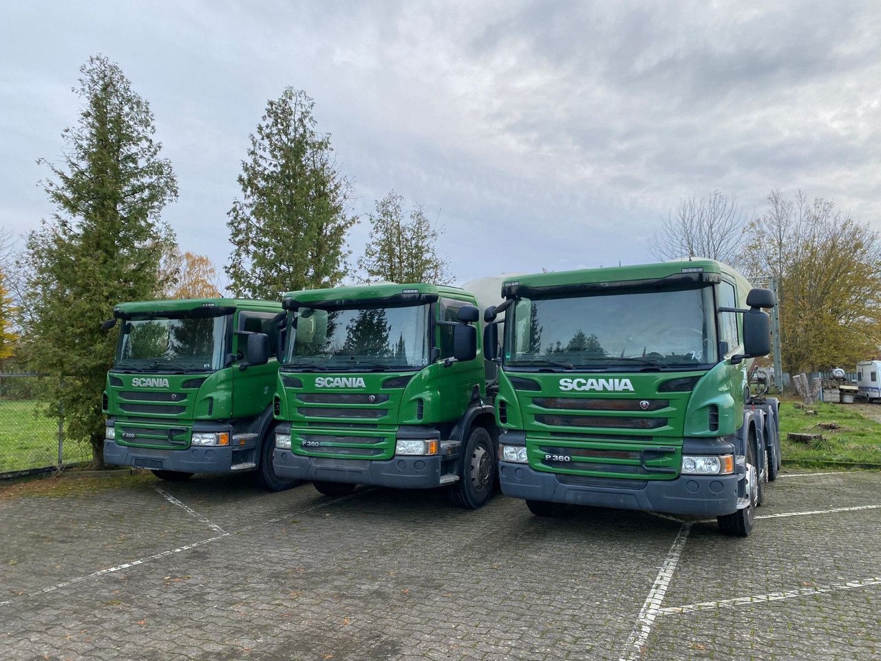 Scania 2x P360 Betonmischer 8x4 Blatt/Blatt E6 2 stück - Camión hormigonera: foto 2 Scania 2x P360 Betonmischer 8x4 Blatt/Blatt E6 2 stück - Camión hormigonera: foto 2
