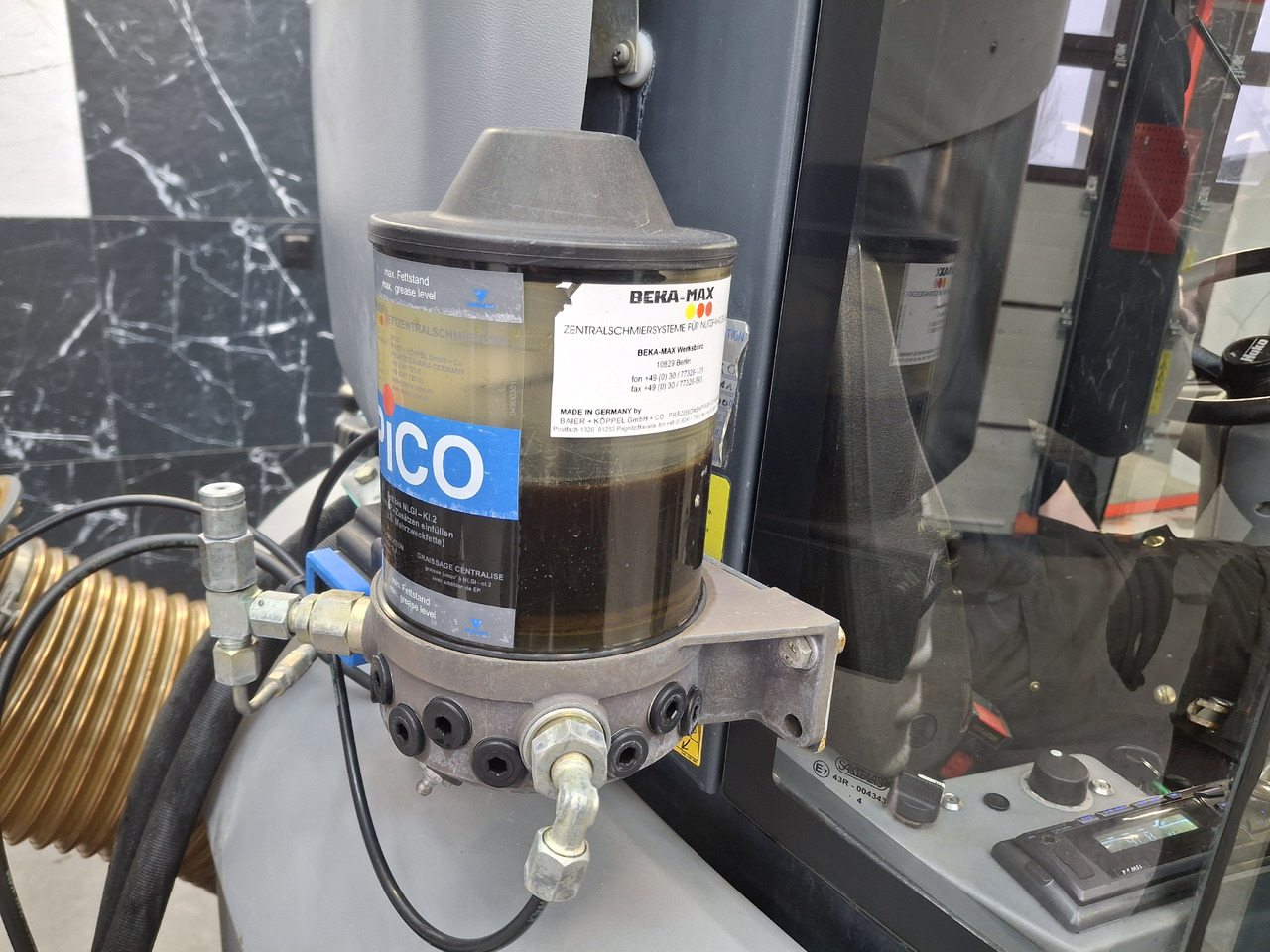 Barredora vial Hako Citymaster 1200 Zamiatarka Kehrmaschine Diesel: foto 10