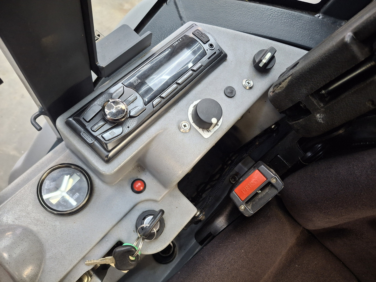 Barredora vial Hako Citymaster 1200 Zamiatarka Kehrmaschine Diesel: foto 13