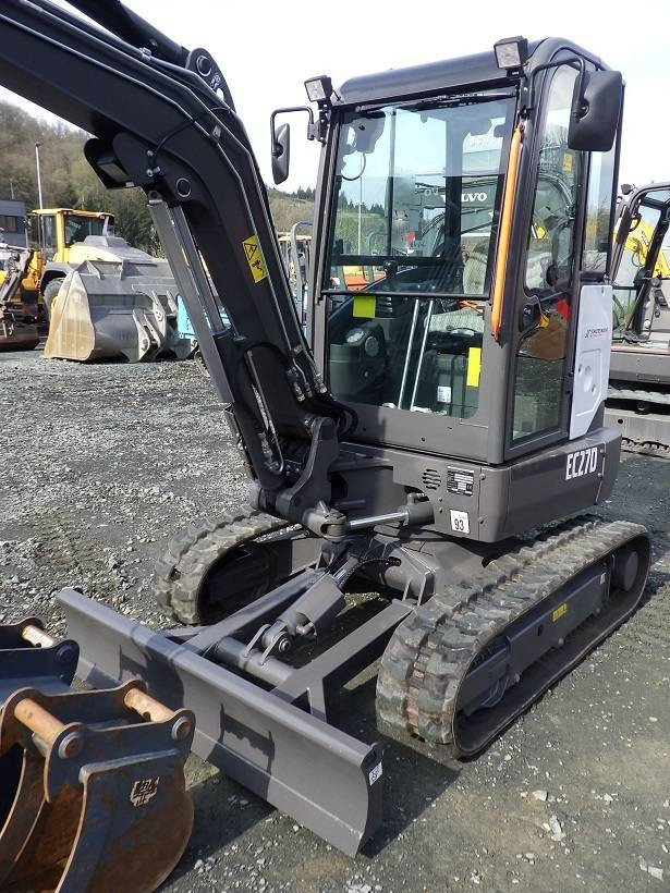 Volvo EC 27 D mit Powertilt - Miniexcavadora: foto 2 Volvo EC 27 D mit Powertilt - Miniexcavadora: foto 2