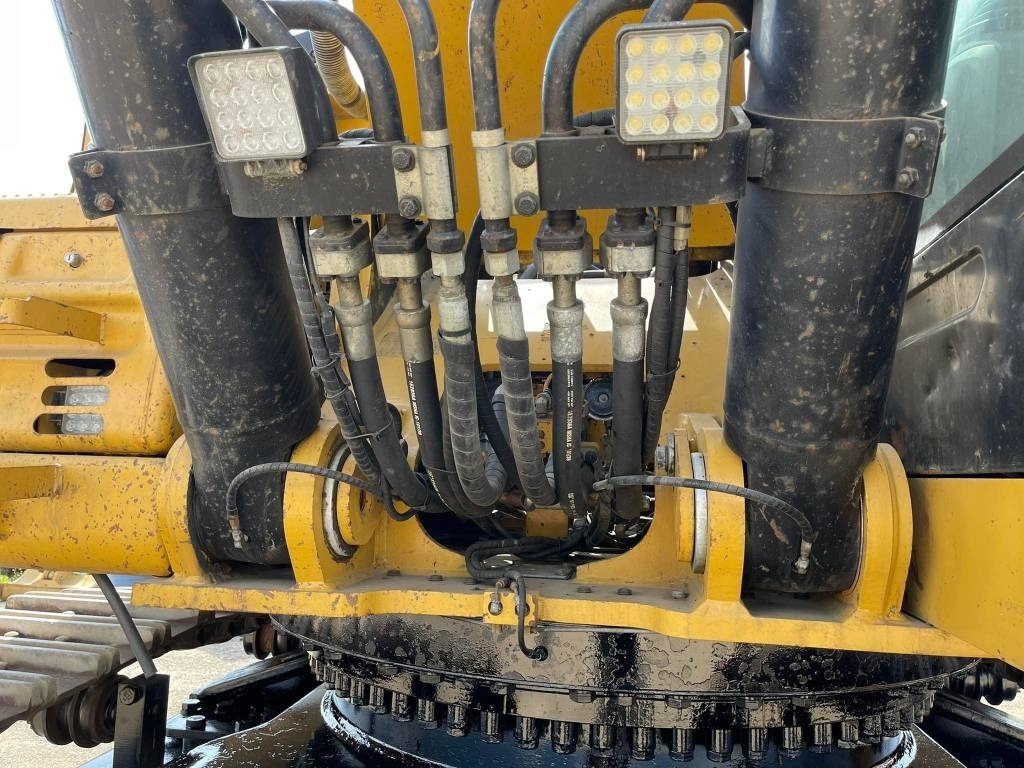 Excavadora de cadenas CAT 352FL: foto 16