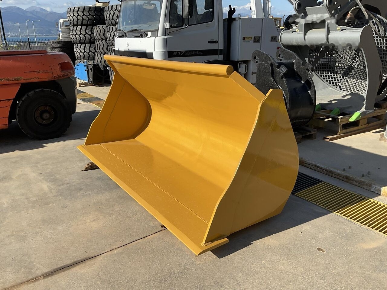 Cazo cargador nuevo Caterpillar 928M BRAND NEW BUCKET: foto 1