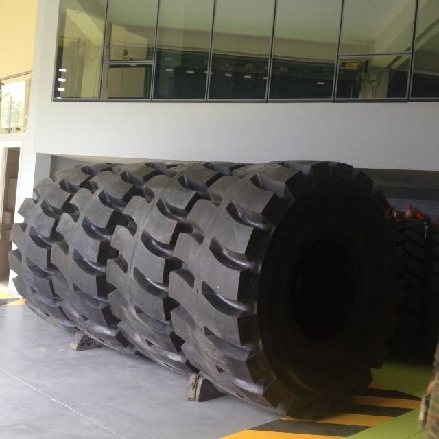 Goodyear 3565R33 L5 - Neumático para Maquinaria de construcción: foto 4 Goodyear 3565R33 L5 - Neumático para Maquinaria de construcción: foto 4