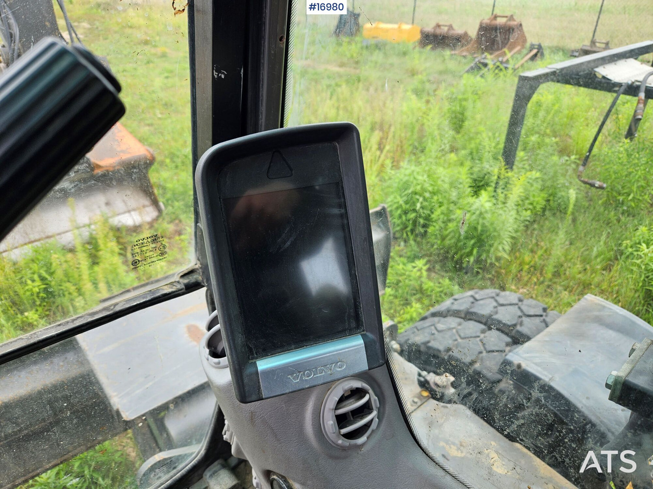 Excavadora de ruedas 2010 Volvo EW160C z rototilt i łyżką w zestawie: foto 18