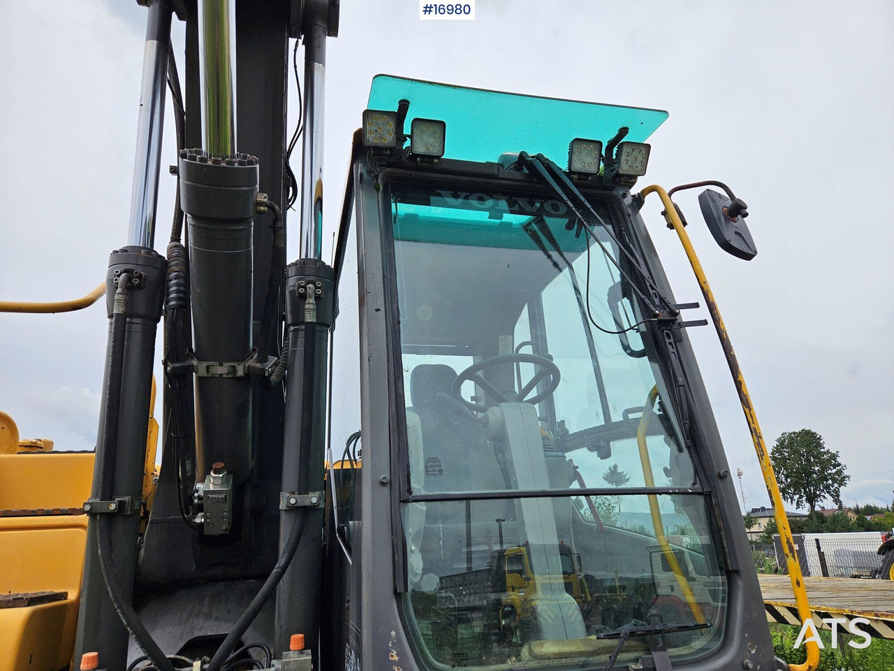 Excavadora de ruedas 2010 Volvo EW160C z rototilt i łyżką w zestawie: foto 9