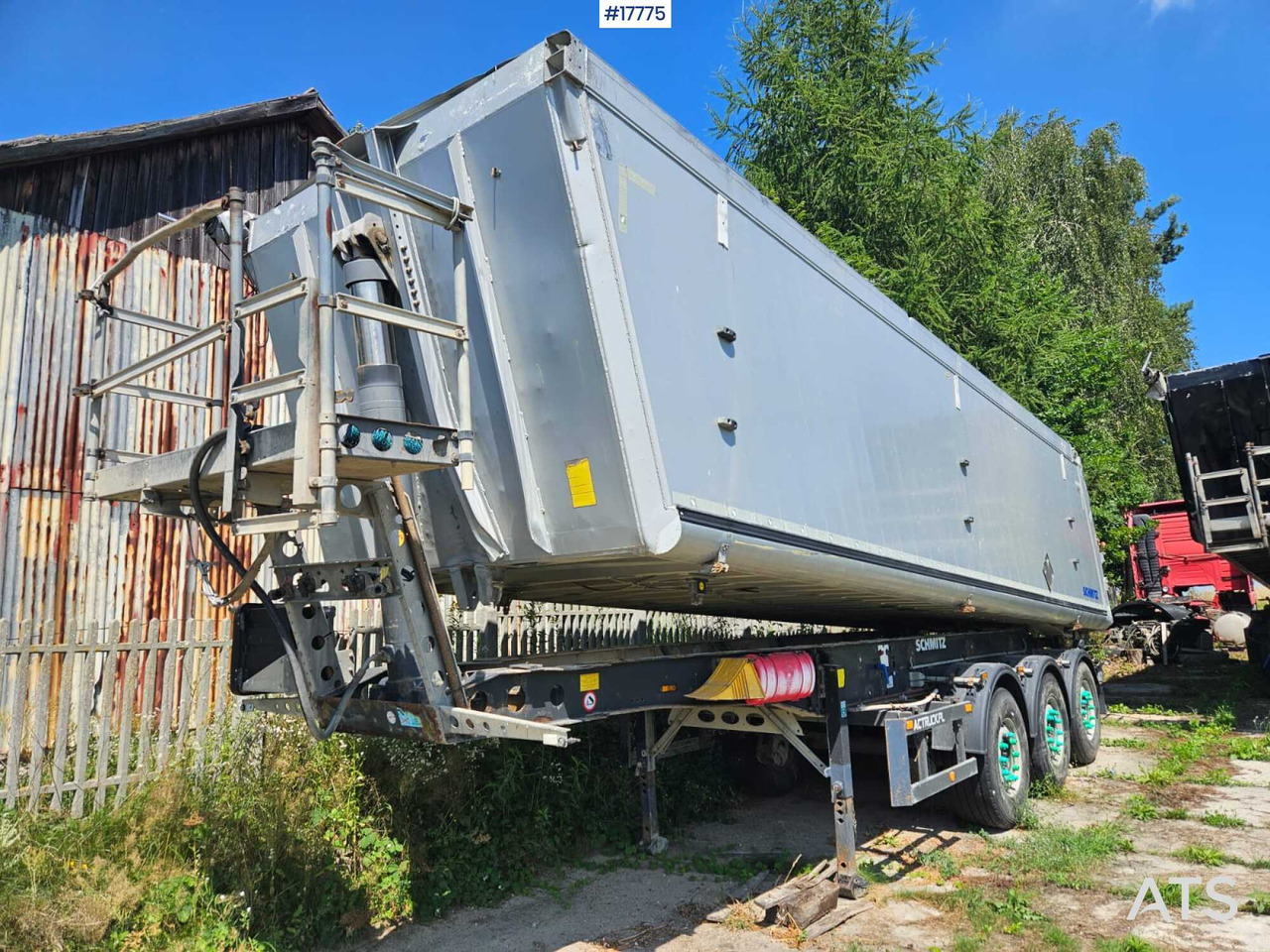 2013 Schmitz SKI 24 - Semirremolque volquete: foto 1 2013 Schmitz SKI 24 - Semirremolque volquete: foto 1