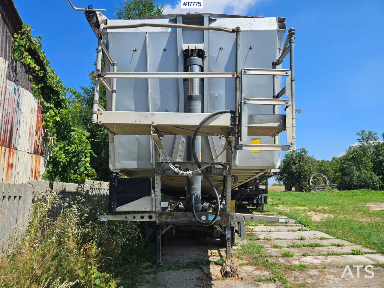 2013 Schmitz SKI 24 - Semirremolque volquete: foto 4 2013 Schmitz SKI 24 - Semirremolque volquete: foto 4