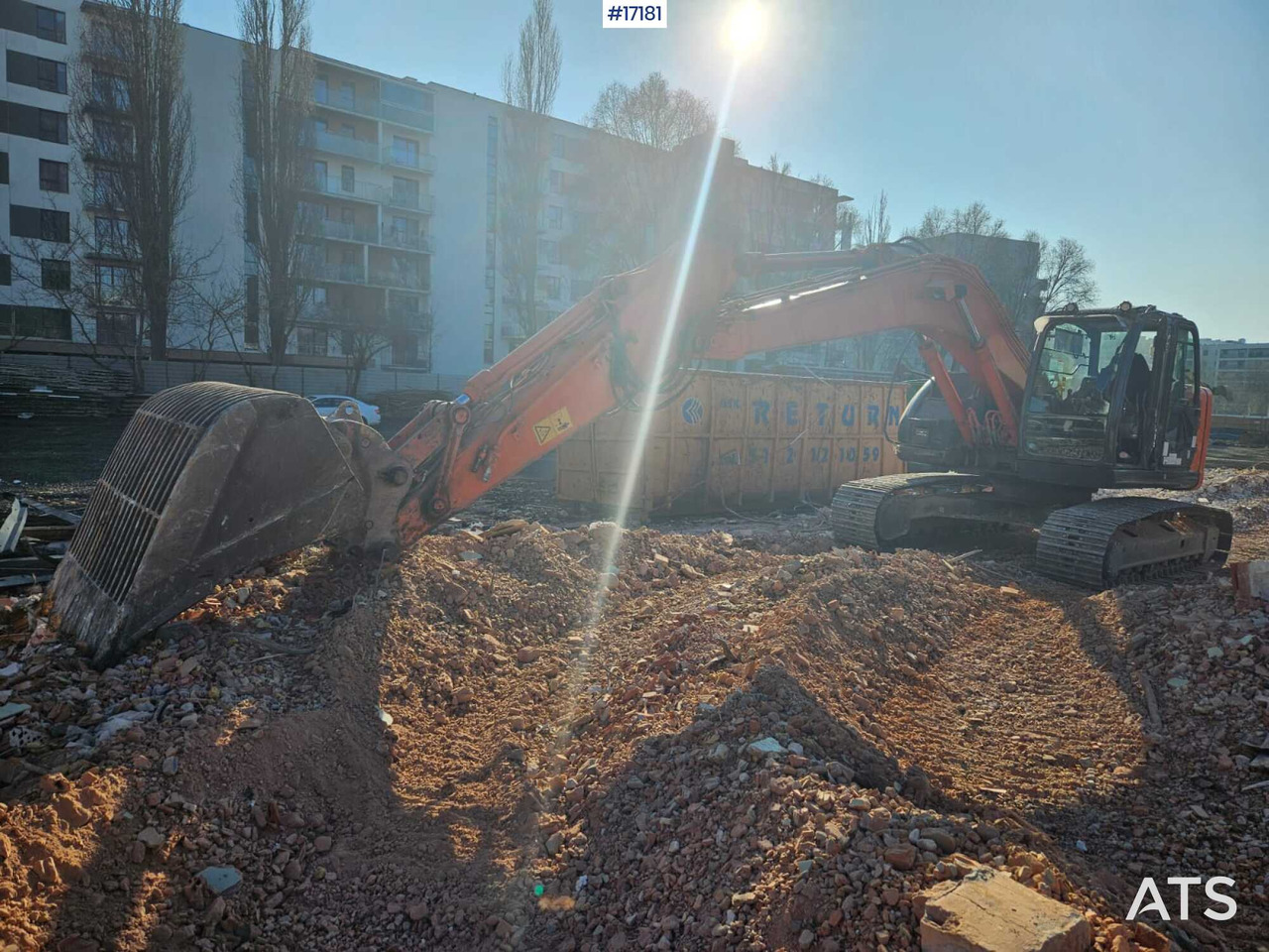 Hydraulic excavator Hitachi ZX225 LC (2013) - Excavadora de cadenas: foto 3 Hydraulic excavator Hitachi ZX225 LC (2013) - Excavadora de cadenas: foto 3