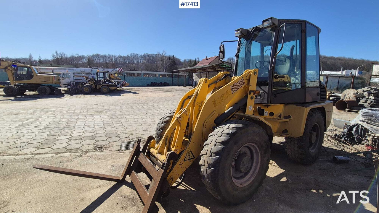 Wheel loader AHLMANN AL 85t 2004) forks, quick coupler, opening bucket. - Cargadora de ruedas: foto 1 Wheel loader AHLMANN AL 85t 2004) forks, quick coupler, opening bucket. - Cargadora de ruedas: foto 1