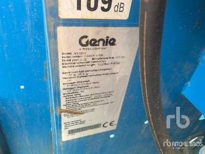 GENIE GS3384RT 4x4 Diesel - Plataforma de tijeras: foto 5 GENIE GS3384RT 4x4 Diesel - Plataforma de tijeras: foto 5