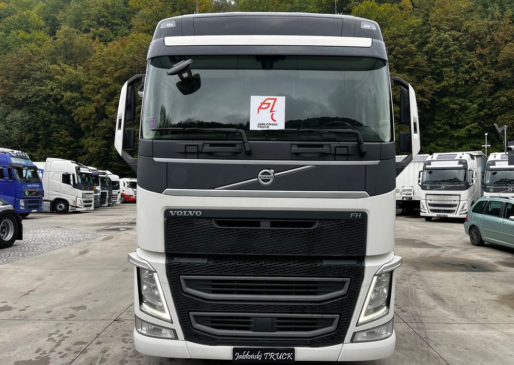 Volvo FH 500 Mega 2016 Rok + Fliegl 2017 // Oś podnoszona // Zestaw ! - Cabeza tractora, Semirremolque lona: foto 2 Volvo FH 500 Mega 2016 Rok + Fliegl 2017 // Oś podnoszona // Zestaw ! - Cabeza tractora, Semirremolque lona: foto 2