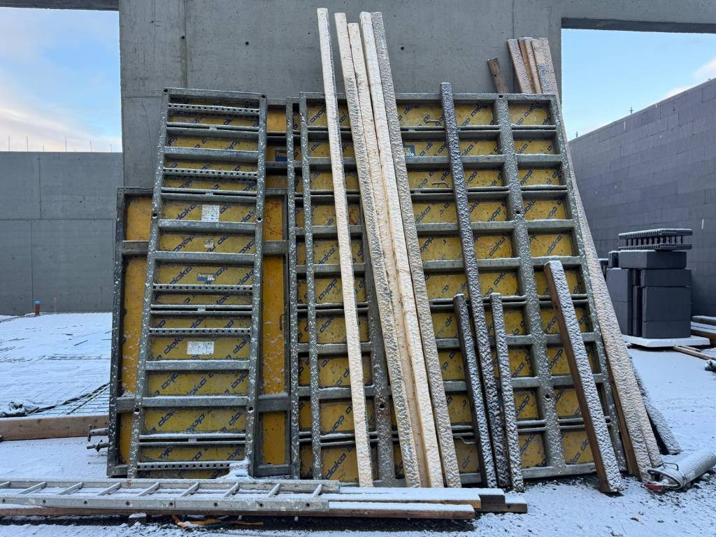 Annet DOKA Formwork complete system - Maquinaria para hormigón: foto 1 Annet DOKA Formwork complete system - Maquinaria para hormigón: foto 1