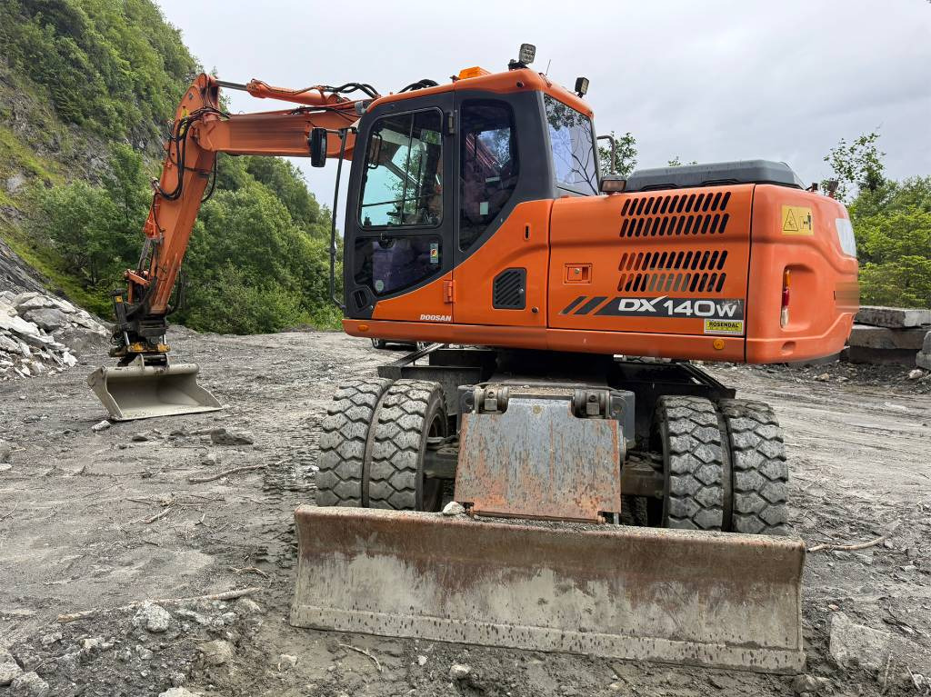 Doosan 140 W - Excavadora de ruedas: foto 4 Doosan 140 W - Excavadora de ruedas: foto 4