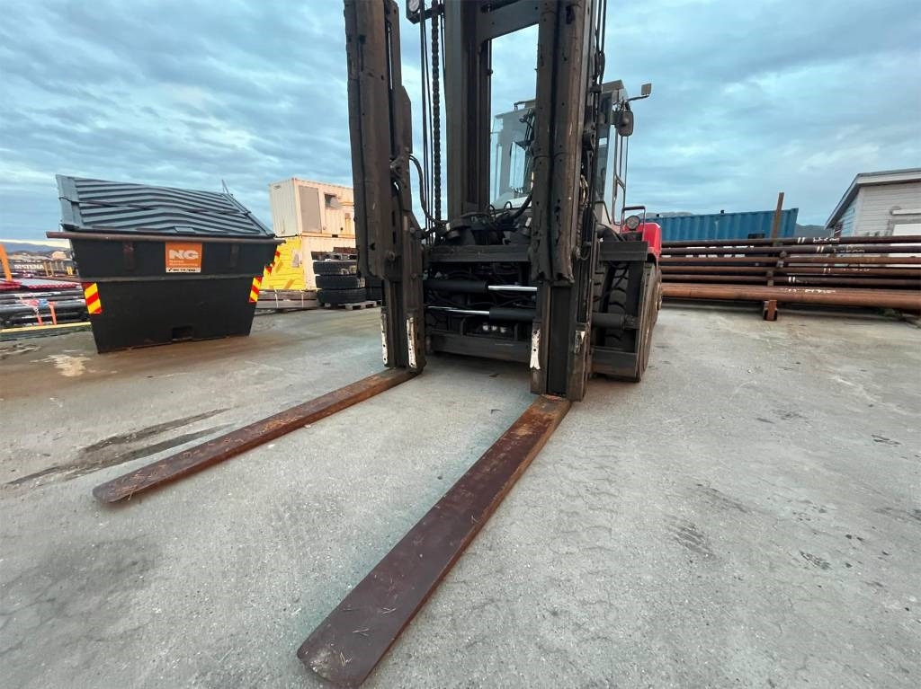 Kalmar DCE 120-12 - Carretilla elevadora diésel: foto 2 Kalmar DCE 120-12 - Carretilla elevadora diésel: foto 2