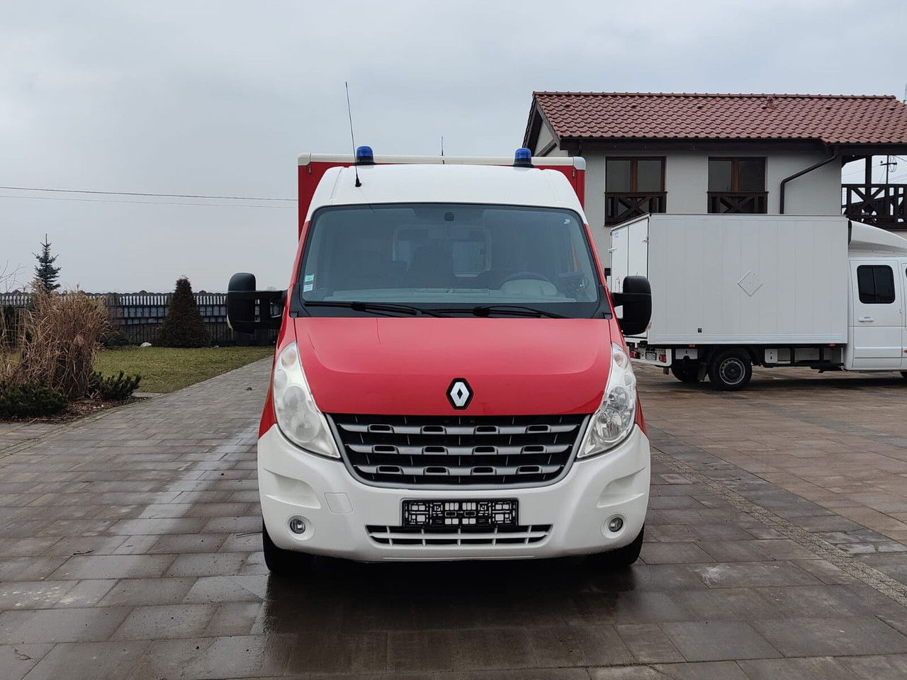 Renault Master Karetka Ambulans pogotowie kontenerowe Kamper - Ambulancia: foto 2 Renault Master Karetka Ambulans pogotowie kontenerowe Kamper - Ambulancia: foto 2