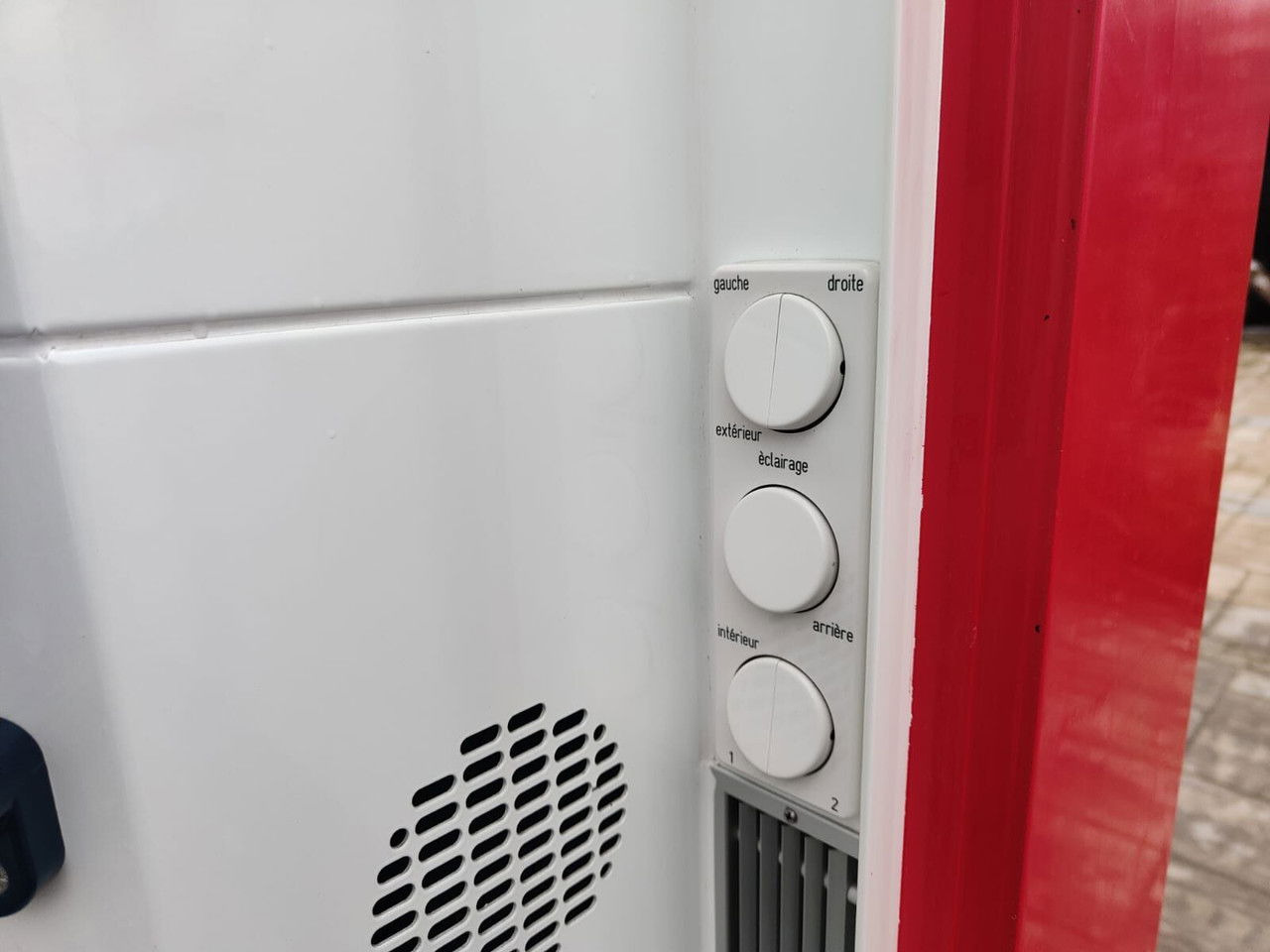 Ambulancia Renault Master Karetka Ambulans pogotowie kontenerowe: foto 24