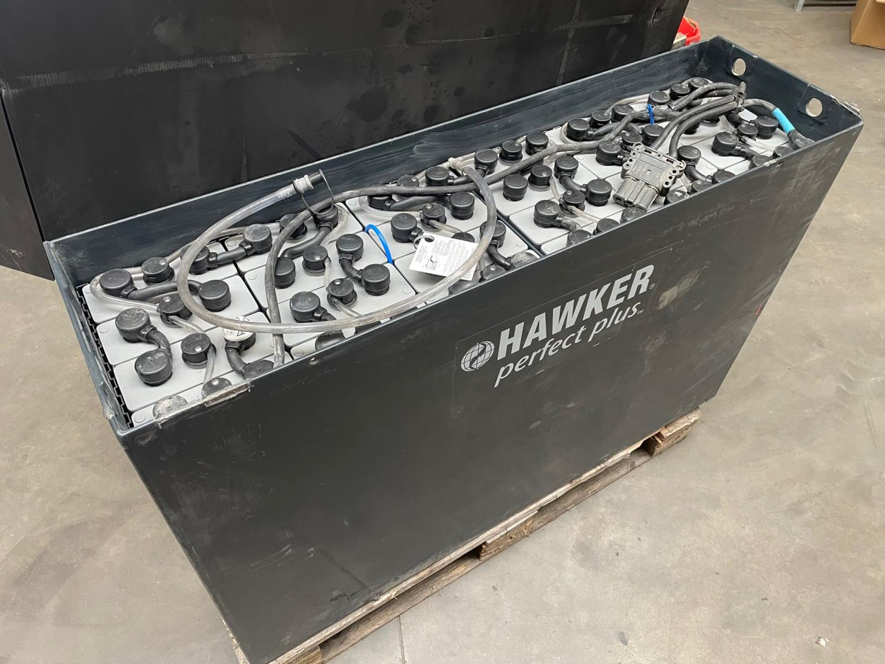 Hawker 48V 4 PZS 560 - Acumulador para Equipo de manutención: foto 1 Hawker 48V 4 PZS 560 - Acumulador para Equipo de manutención: foto 1