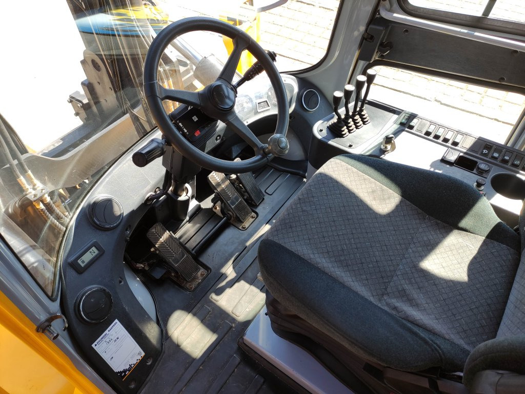 Carretilla para contenedores Hyundai 160D-7E: foto 10 Carretilla para contenedores Hyundai 160D-7E: foto 10