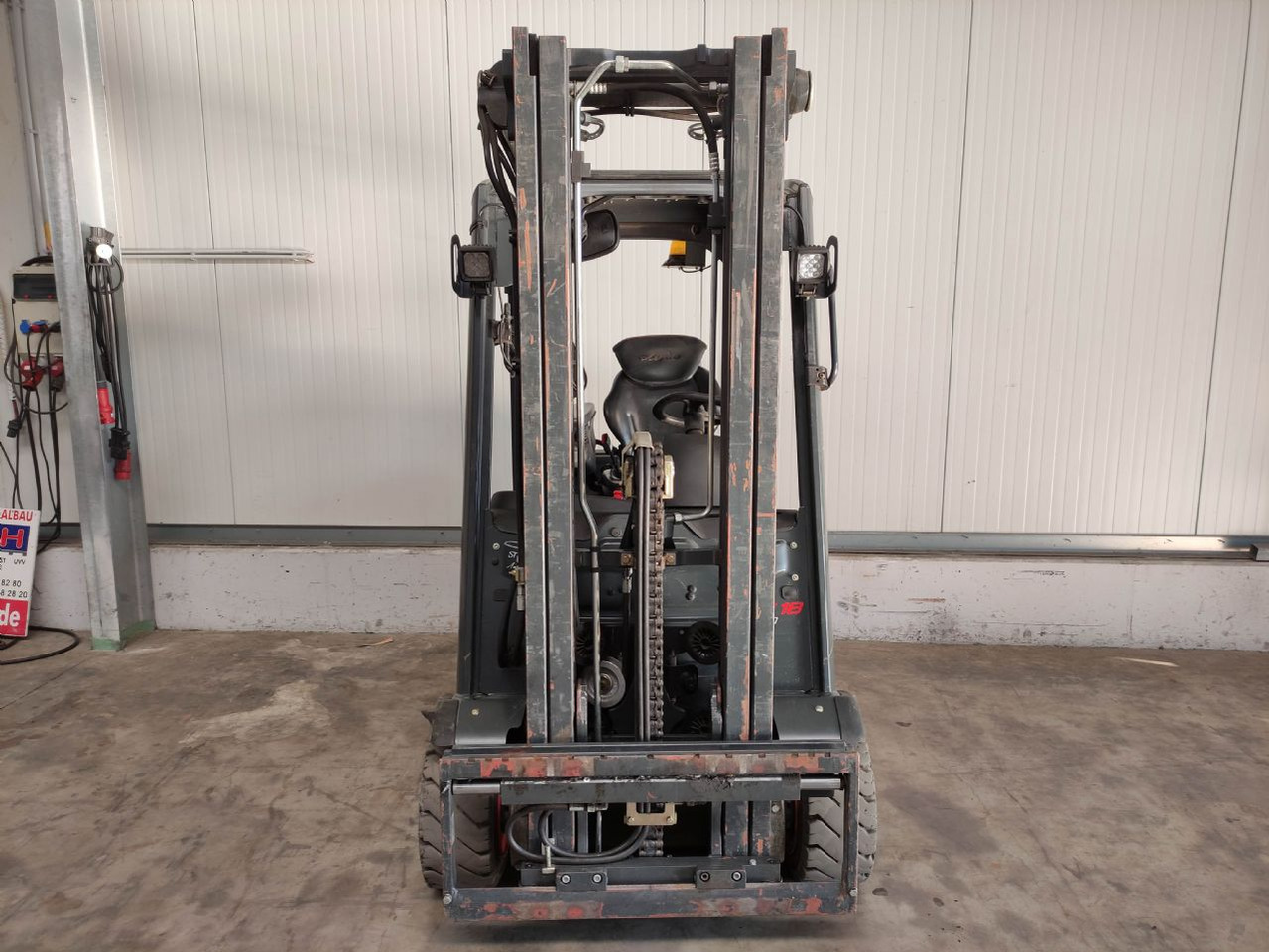 Linde E18L-02-386 - Carretilla elevadora eléctrica: foto 3 Linde E18L-02-386 - Carretilla elevadora eléctrica: foto 3