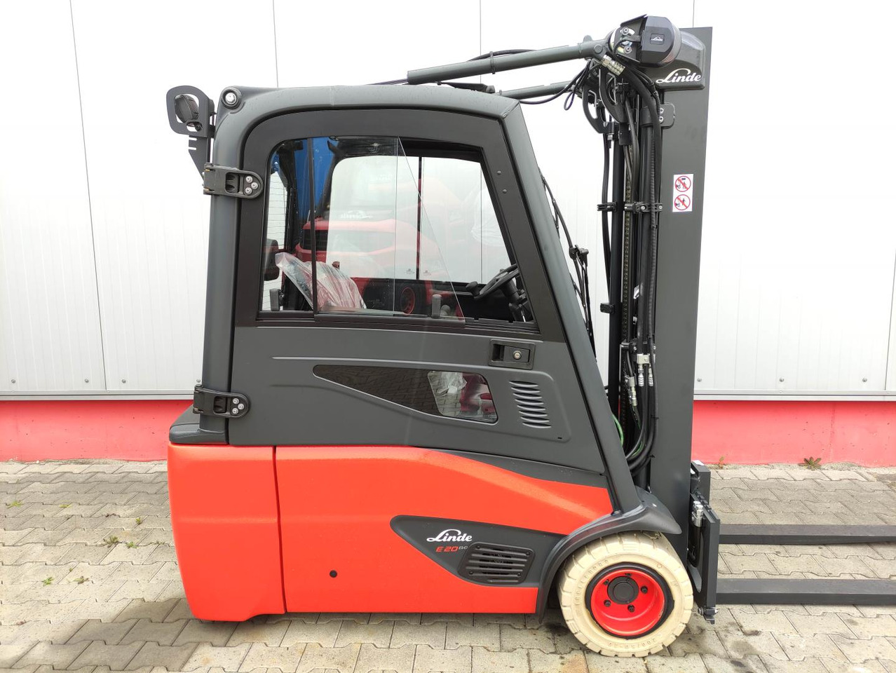 Linde E20L-02-386-EVO *Batterie NEU* - Carretilla elevadora eléctrica: foto 2 Linde E20L-02-386-EVO *Batterie NEU* - Carretilla elevadora eléctrica: foto 2