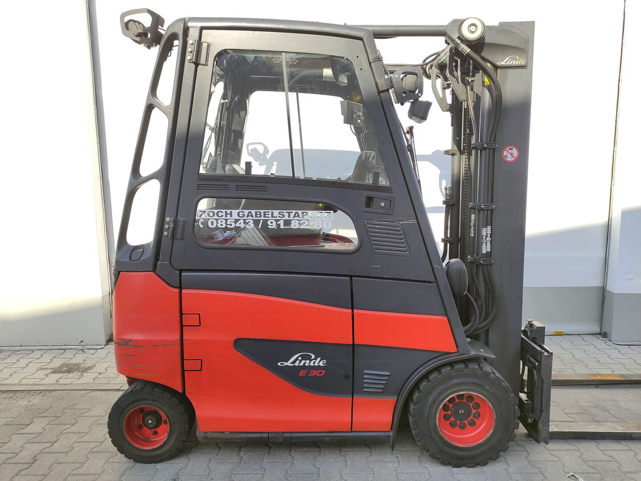 Linde E30H-01-600-387 - Carretilla elevadora eléctrica: foto 2 Linde E30H-01-600-387 - Carretilla elevadora eléctrica: foto 2