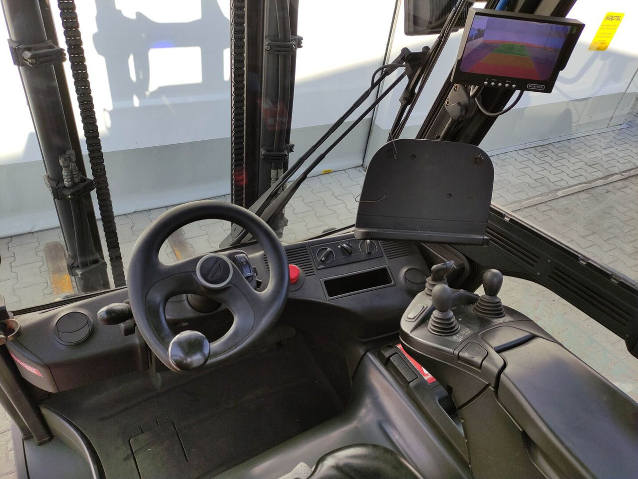 Linde E30H-01-600-387 - Carretilla elevadora eléctrica: foto 5 Linde E30H-01-600-387 - Carretilla elevadora eléctrica: foto 5