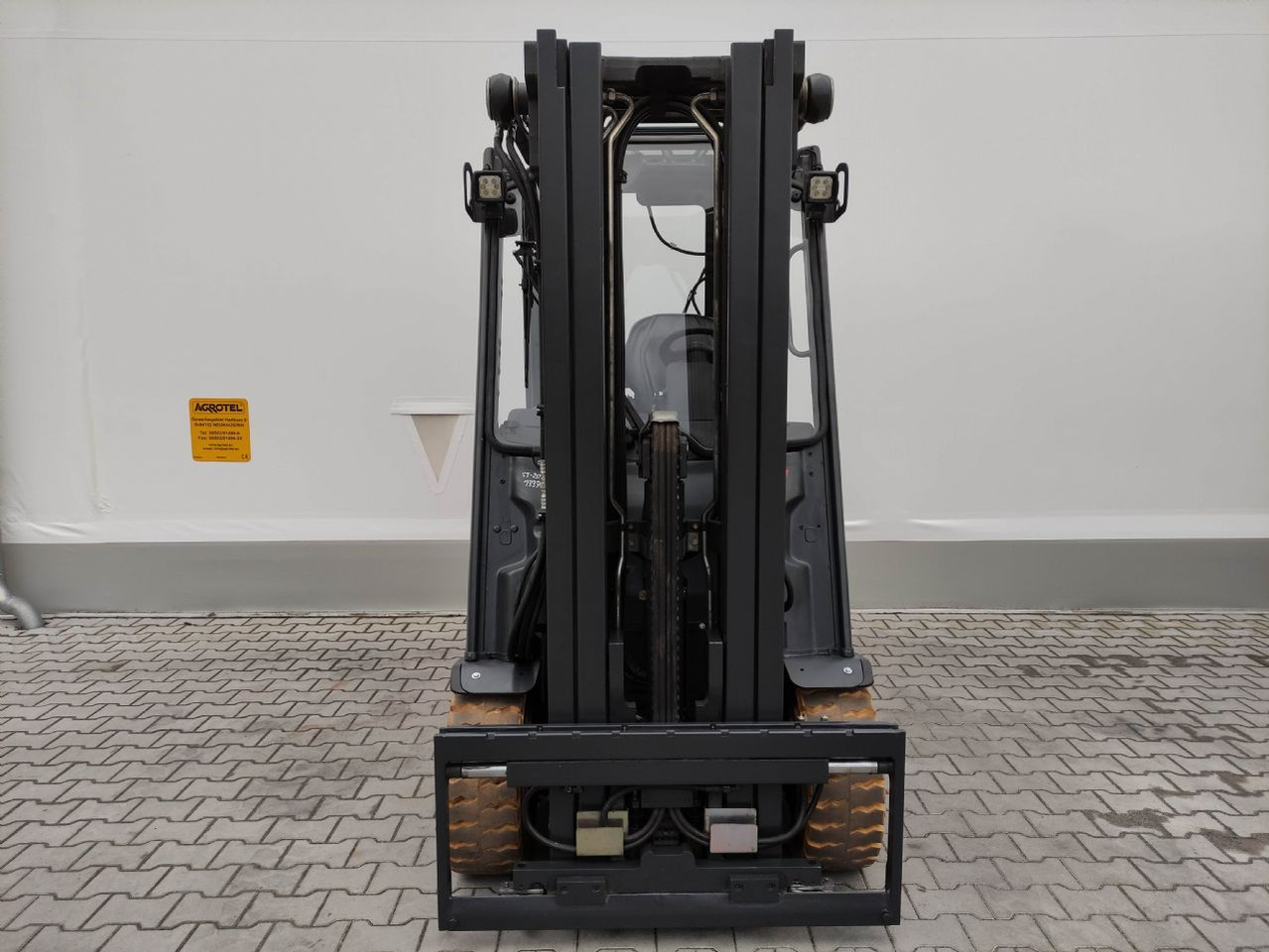 Linde E30HL-01/600-387 - Carretilla elevadora eléctrica: foto 3 Linde E30HL-01/600-387 - Carretilla elevadora eléctrica: foto 3