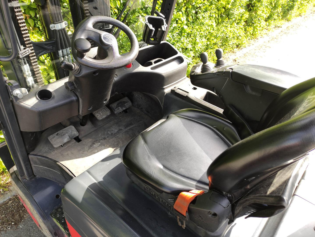 Linde E30HL-01/600-387 - Carretilla elevadora eléctrica: foto 5 Linde E30HL-01/600-387 - Carretilla elevadora eléctrica: foto 5