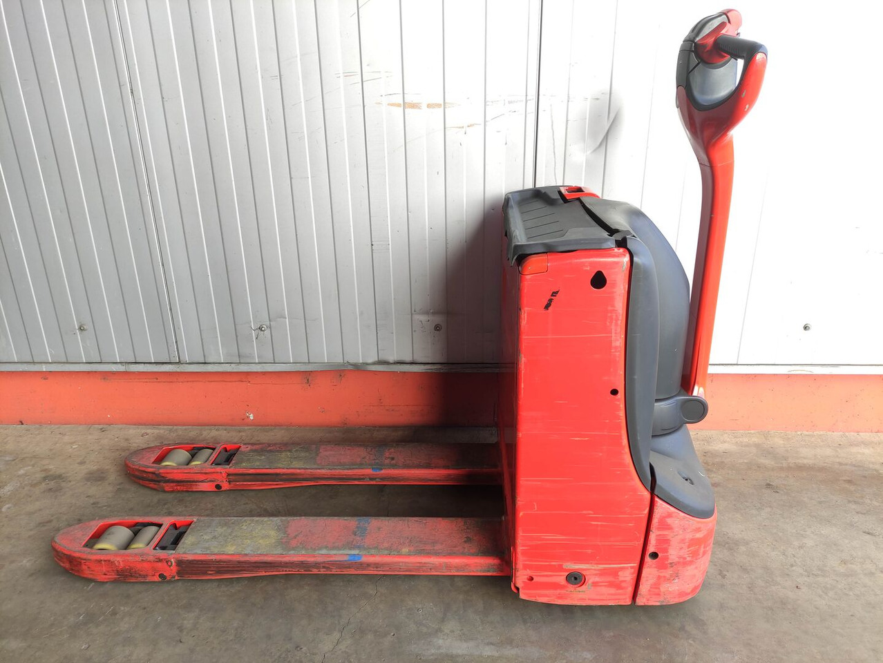 Linde T18-1152 - Transpaleta: foto 1 Linde T18-1152 - Transpaleta: foto 1