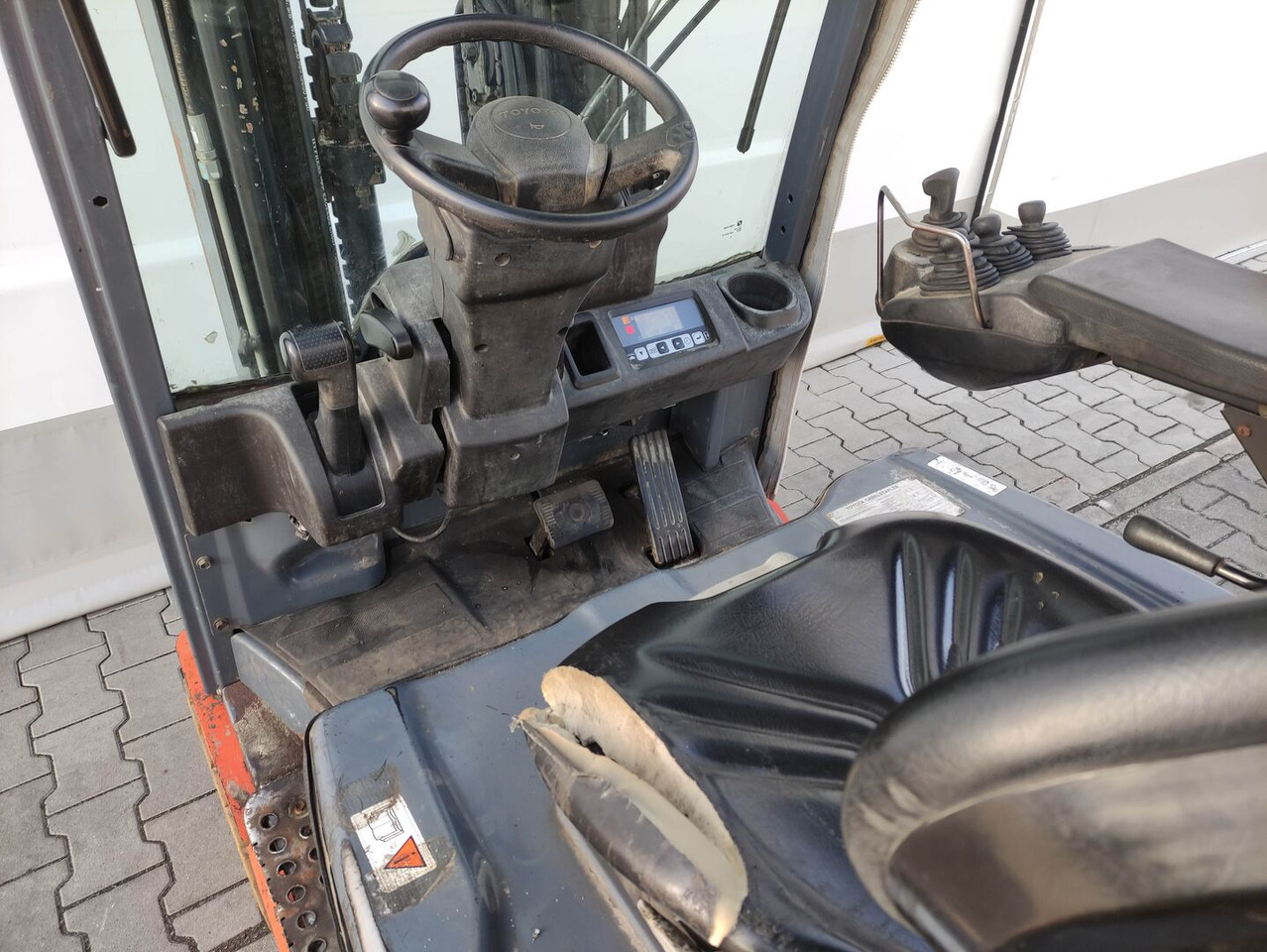 Toyota 8FBMT16 - Carretilla elevadora eléctrica: foto 5 Toyota 8FBMT16 - Carretilla elevadora eléctrica: foto 5