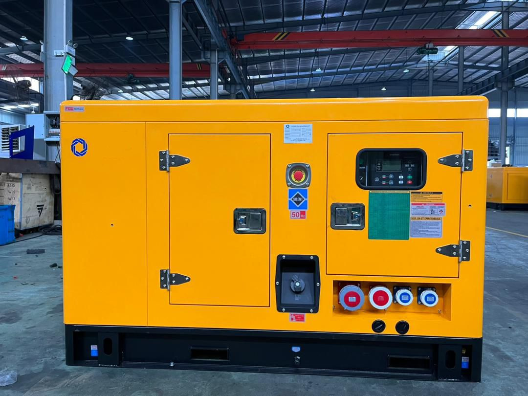 HELVETICA POWER HP100S1A 100KVA / 125 KW Diesel Stromgenerator - Generador industriale: foto 1 HELVETICA POWER HP100S1A 100KVA / 125 KW Diesel Stromgenerator - Generador industriale: foto 1