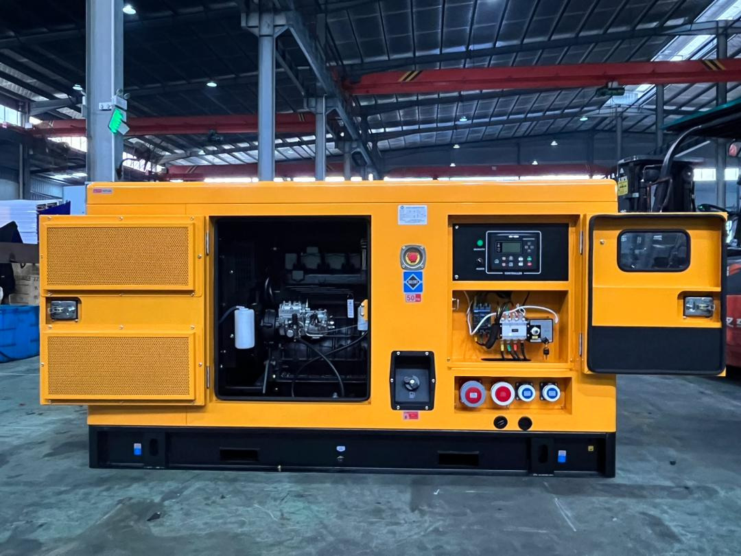 HELVETICA POWER HP100S1A 100KVA / 125 KW Diesel Stromgenerator - Generador industriale: foto 2 HELVETICA POWER HP100S1A 100KVA / 125 KW Diesel Stromgenerator - Generador industriale: foto 2