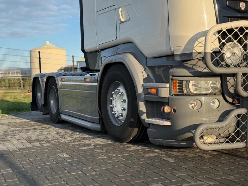 Scania R580 VOLLE SHOWTRUCK, VOLLUCHT, OPEN UITLAAT, INTERIEUR. - Cabeza tractora: foto 4 Scania R580 VOLLE SHOWTRUCK, VOLLUCHT, OPEN UITLAAT, INTERIEUR. - Cabeza tractora: foto 4