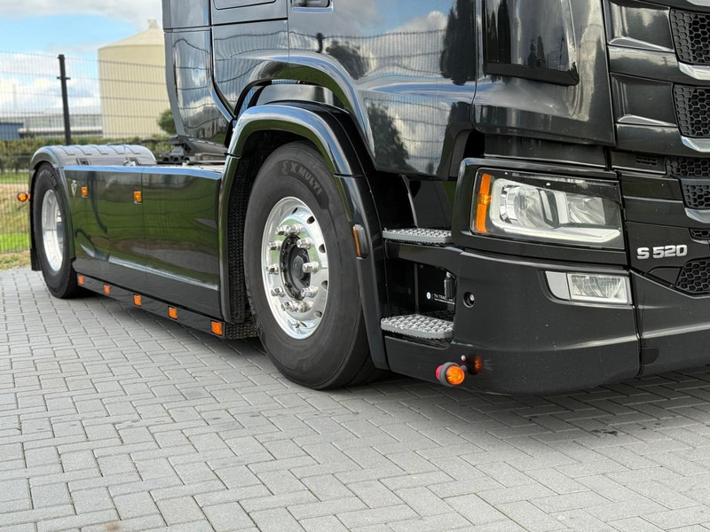 Scania S520 V8 NGS EURO 6D, VOLLUCHT, RETARDER, 6 PUNTS LUCHTVERING, LEER, ALCOA. - Cabeza tractora: foto 3 Scania S520 V8 NGS EURO 6D, VOLLUCHT, RETARDER, 6 PUNTS LUCHTVERING, LEER, ALCOA. - Cabeza tractora: foto 3