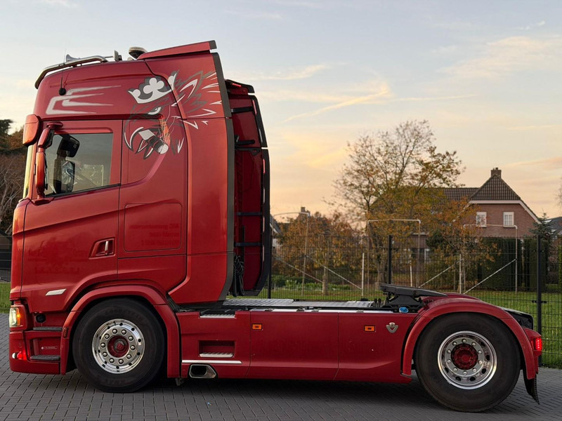 Scania S580 V8 NGS VOLLUCHT, KING OF THE ROAD, HYDRAULIEK, LEER, ALCOA. - Cabeza tractora: foto 5 Scania S580 V8 NGS VOLLUCHT, KING OF THE ROAD, HYDRAULIEK, LEER, ALCOA. - Cabeza tractora: foto 5