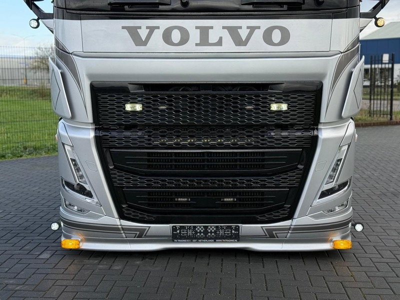 Volvo FH 13.460 SHOW, FULL AIR, ALCOA, INTERIOR, LIKE NEW, TOP. - Cabeza tractora: foto 4 Volvo FH 13.460 SHOW, FULL AIR, ALCOA, INTERIOR, LIKE NEW, TOP. - Cabeza tractora: foto 4