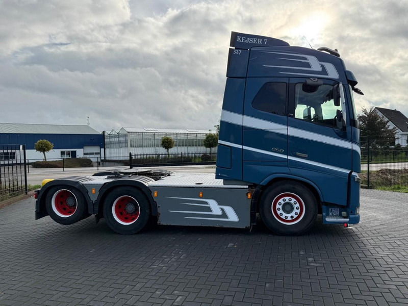 Leasing de Volvo FH16.650 VOLLUCHT, HYDRAULIEK, SHOW INTERIEUR, DYNAMIC STEERING. Volvo FH16.650 VOLLUCHT, HYDRAULIEK, SHOW INTERIEUR, DYNAMIC STEERING.: foto 13