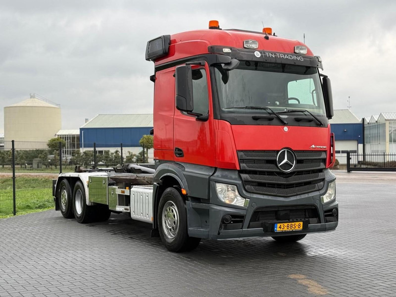 Mercedes-Benz ACTROS HAAKARM SYSTEEM, GOEDE STAAT, OMVORMER, 616.802 KM. - Camión multibasculante: foto 1 Mercedes-Benz ACTROS HAAKARM SYSTEEM, GOEDE STAAT, OMVORMER, 616.802 KM. - Camión multibasculante: foto 1