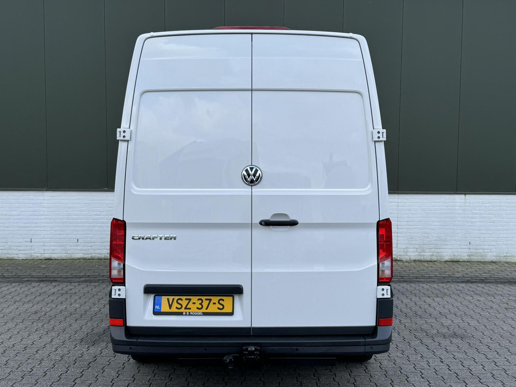 Furgón Volkswagen Crafter-30 2.0 TDI L3H3 Highline Carplay DAB Cruise Verwarmde voorruit Trekhaak Lat om Lat: foto 13