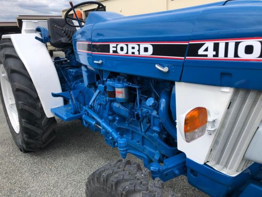 Ford 4110 V fruitier arceau tracteur à 15 000 € sans tva à rajouter - Tractor: foto 2 Ford 4110 V fruitier arceau tracteur à 15 000 € sans tva à rajouter - Tractor: foto 2