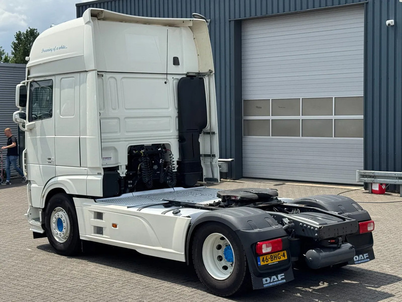 DAF XF 440 Super Space Cab 2 Tanks *NL-Truck* - Cabeza tractora: foto 4 DAF XF 440 Super Space Cab 2 Tanks *NL-Truck* - Cabeza tractora: foto 4